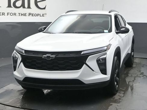 New 2026 Chevrolet Trax LT w/ Driver Confidence Package FWD image 7