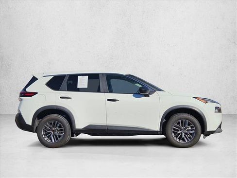 Used 2023 Nissan Rogue S AWD/4WD image 4