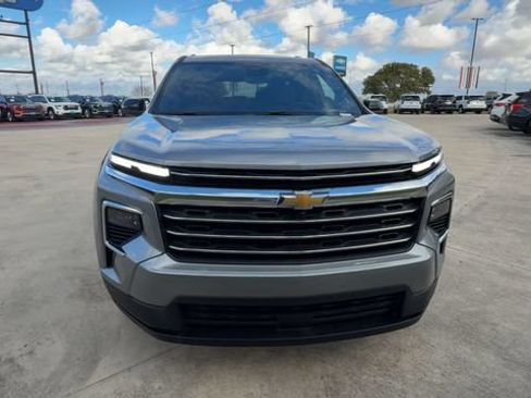 Used 2026 Chevrolet Traverse LT w/ Driver Confidence Package FWD image 3