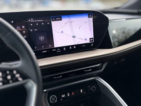 Used 2025 Audi Q5 Premium w/ Convenience Package AWD/4WD image 19