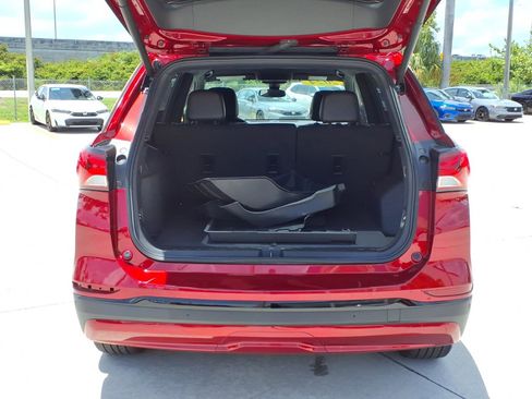 Used 2024 Chevrolet Equinox RS w/ LPO, Floor Liner Package FWD image 19