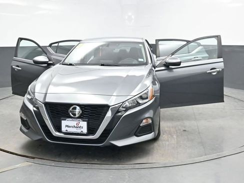 Used 2020 Nissan Altima 2.5 S FWD image 39