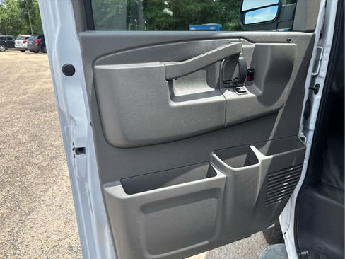Used 2024 Chevrolet Express 2500 w/ Driver Convenience Package RWD image 19