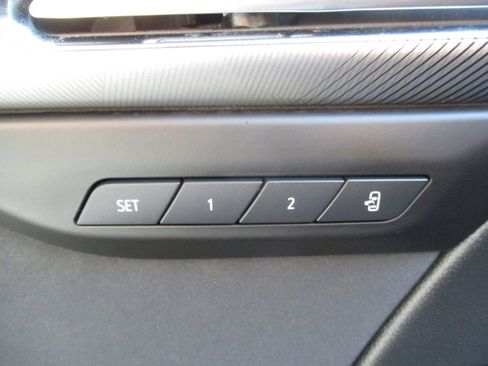 Used 2025 Buick Envision Sport Touring AWD/4WD image 31