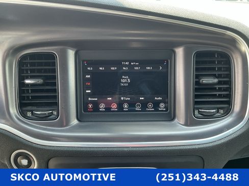 Used 2020 Dodge Charger SXT w/ Blacktop Package RWD image 16