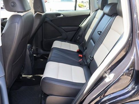 Used 2016 Volkswagen Tiguan S image 14