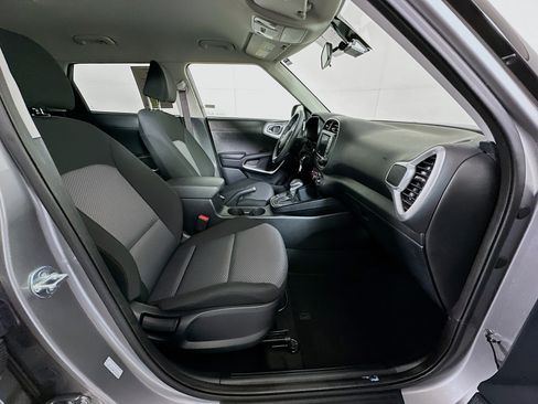 Used 2025 Kia Soul LX w/ LX Technology Package image 29