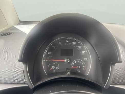 Used 2006 Volkswagen Beetle Coupe w/ Package 1 FWD image 18