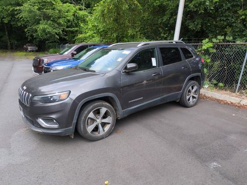 Used 2020 Jeep Cherokee Limited FWD image 3