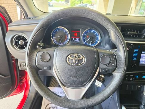 Used 2019 Toyota Corolla LE FWD image 13