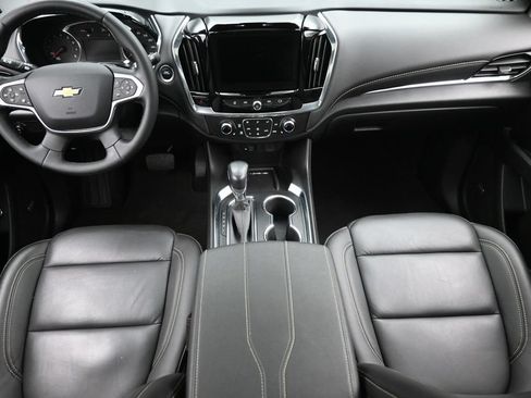Used 2023 Chevrolet Traverse LT w/ LT Premium Package AWD/4WD image 17