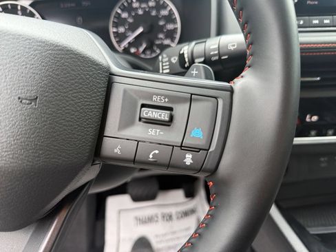 Used 2025 Nissan Rogue SV AWD/4WD image 22