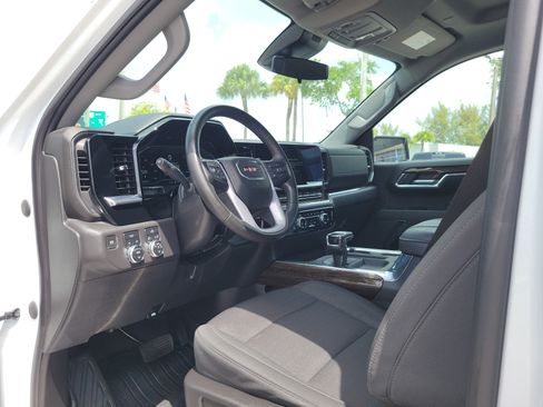 Used 2023 GMC Sierra 1500 Elevation AWD/4WD image 9