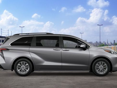 New 2026 Toyota Sienna XLE FWD image 12