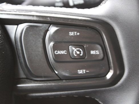 Used 2023 Jeep Gladiator Sport image 15