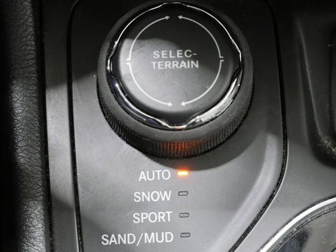Used 2023 Jeep Cherokee Altitude Lux w/ Lux Elite Package AWD/4WD image 22