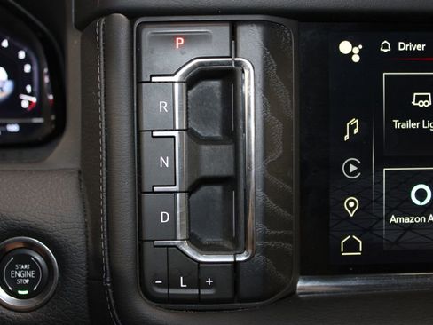 Used 2024 GMC Yukon Denali image 32