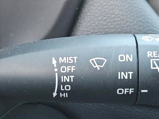 Used 2022 Toyota RAV4 LE FWD image 9
