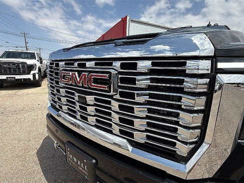 New 2025 GMC Sierra 2500 Denali w/ Denali Reserve Package image 10