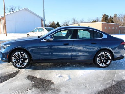 New 2026 BMW 530i xDrive AWD/4WD image 5