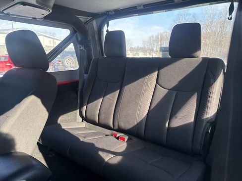 Used 2015 Jeep Wrangler Sport image 27