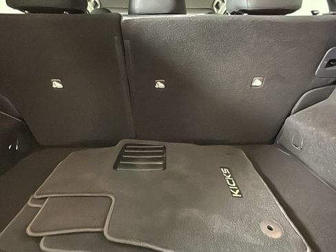 Used 2025 Nissan Kicks SV FWD image 25