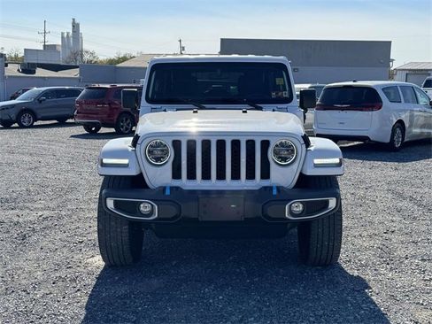 Used 2022 Jeep Wrangler Unlimited Sahara w/ Cold Weather Group image 25