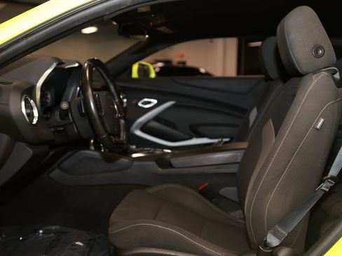 Used 2021 Chevrolet Camaro LT w/ RS Package image 10