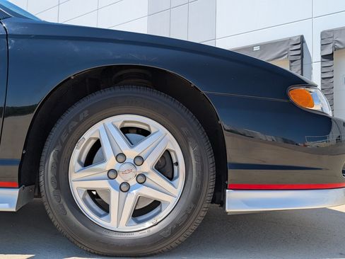 Used 2002 Chevrolet Monte Carlo SS w/ Pace Car Replica Pkg FWD image 40