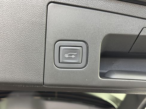 Certified 2023 Cadillac XT4 Sport AWD/4WD image 15