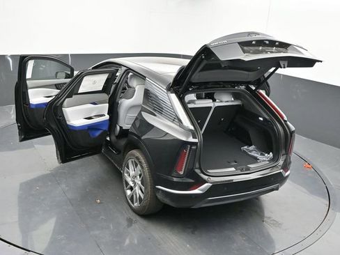 New 2025 Cadillac Optiq Luxury 1 w/ LPO, Floor Liner Package image 59