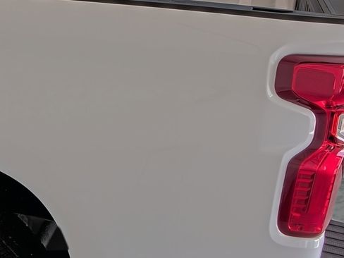 Used 2022 Chevrolet Silverado 1500 LT AWD/4WD image 10