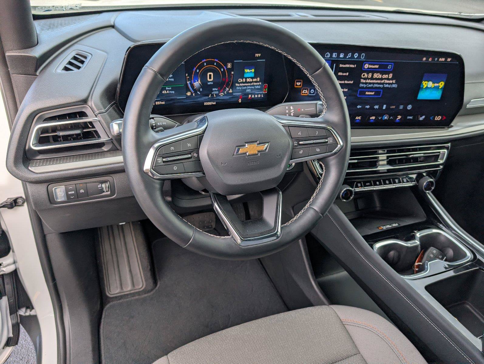 Used 2026 Chevrolet Traverse LT w/ Driver Confidence Package FWD image 4