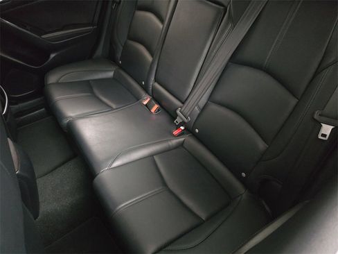 Used 2017 MAZDA MAZDA3 Touring image 16