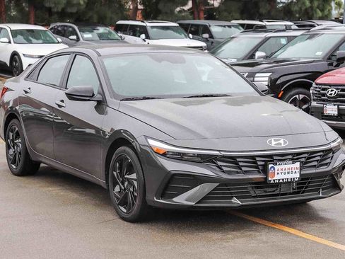 New 2026 Hyundai Elantra Sport image 3