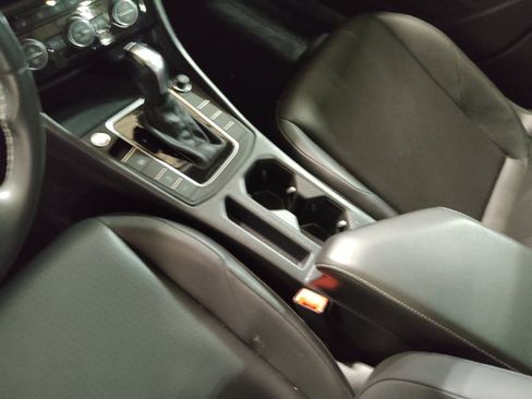 Used 2020 Volkswagen Jetta SE FWD image 26
