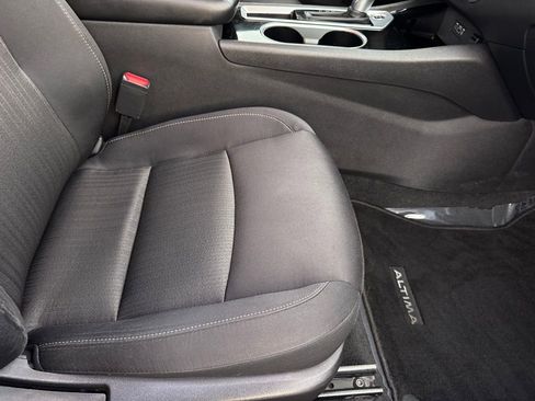Used 2024 Nissan Altima 2.5 SV image 31