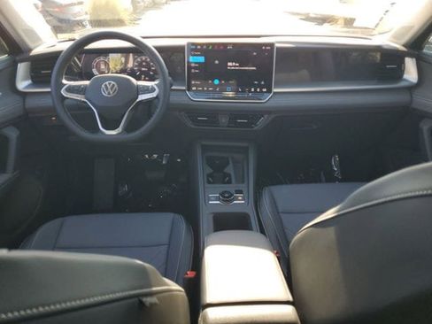 New 2026 Volkswagen Tiguan SE FWD image 13