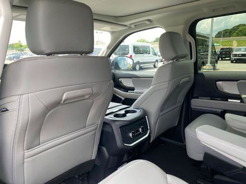 Certified 2025 Ford Expedition Active RWD image 30