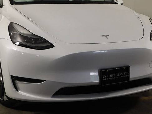 Used 2023 Tesla Model Y Long Range AWD/4WD image 47
