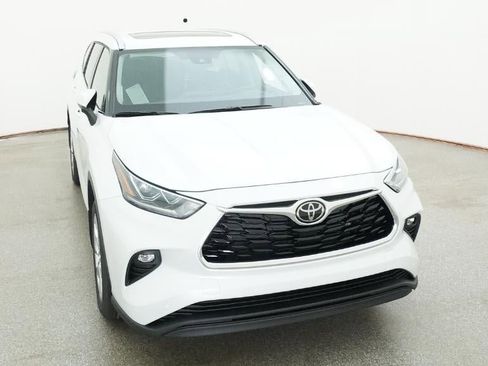 New 2026 Toyota Highlander Limited AWD/4WD image 14