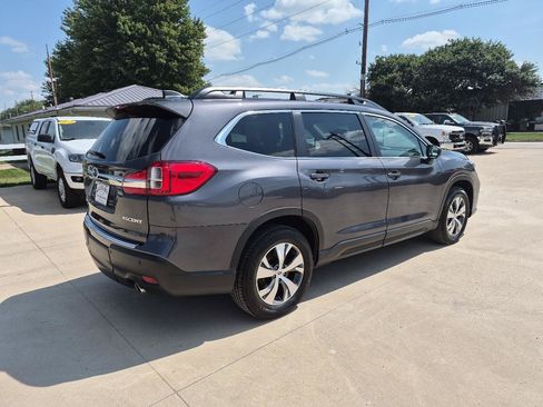 Used 2022 Subaru Ascent Premium w/ Convenience Package AWD/4WD image 6