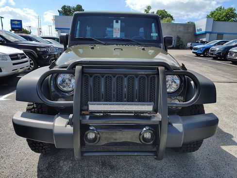 Used 2015 Jeep Wrangler Unlimited Sport AWD/4WD image 2