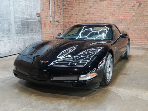 Used 2004 Chevrolet Corvette Z06 RWD image 5