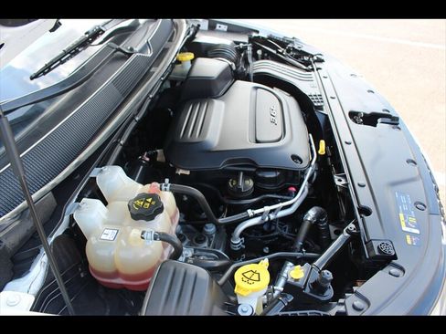 Used 2022 Chrysler Pacifica Touring-L FWD image 37