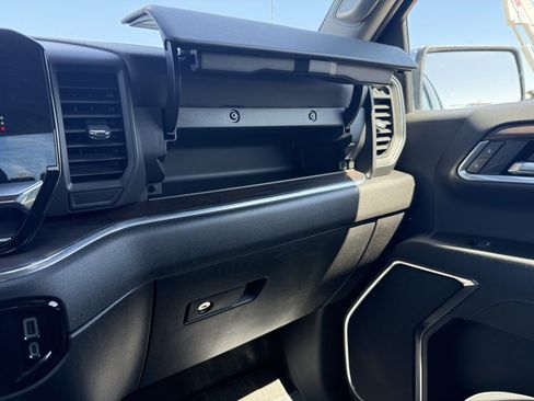 Used 2025 GMC Sierra 1500 SLT image 49