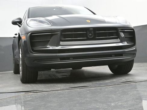 New 2025 Porsche Macan image 30