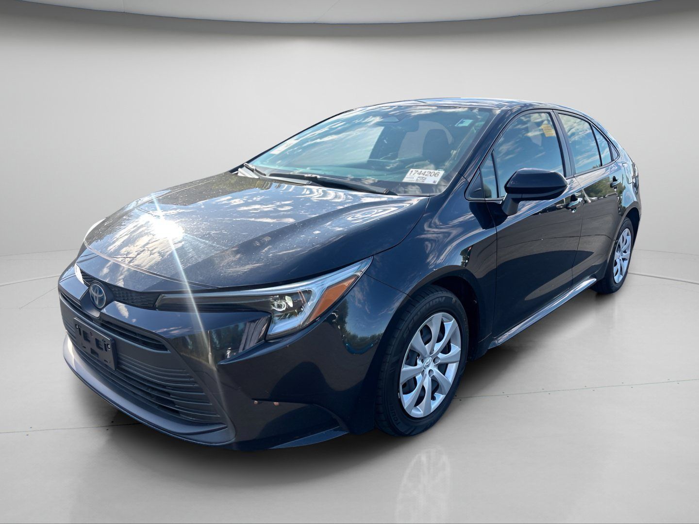 Used 2024 Toyota Corolla LE FWD image 14