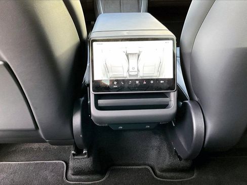 Used 2026 Tesla Model Y AWD image 16