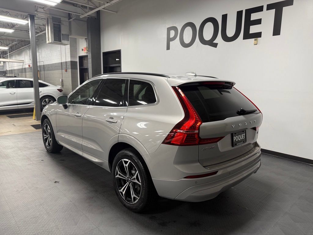 Used 2022 Volvo XC60 B5 Momentum w/ Climate Package AWD/4WD image 6